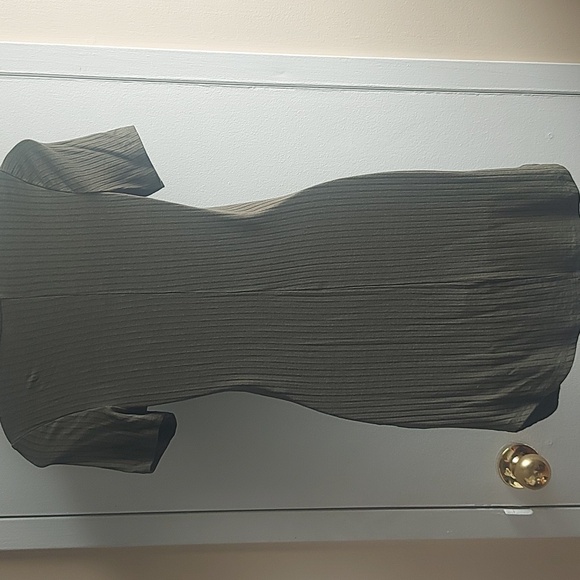 Green Short Sleeve Ribbed Mini Dress - Picture 4 of 6